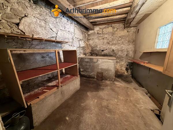 Vente                                                      Maison
                        
                     9 pièces                      197 m2                     à Lavelanet