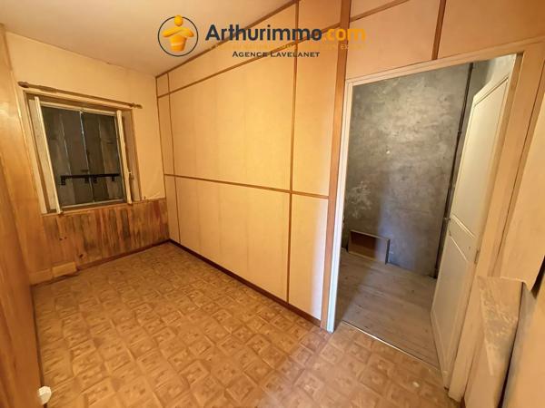 Vente                                                      Maison
                        
                     9 pièces                      197 m2                     à Lavelanet