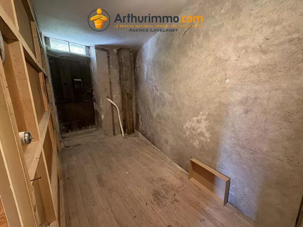 Vente                                                      Maison
                        
                     9 pièces                      197 m2                     à Lavelanet