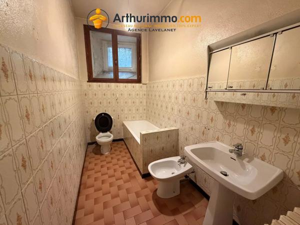 Vente                                                      Maison
                        
                     9 pièces                      197 m2                     à Lavelanet