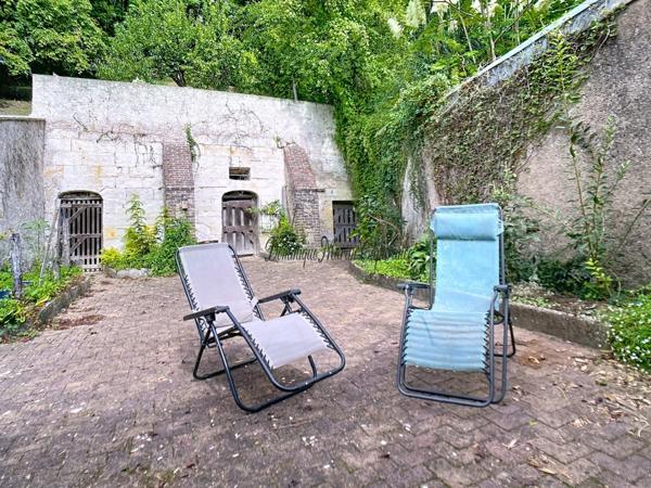 Maison familiale 4 pièces de 70m² avec dépendance en tuffeau et jardin arboré – PONCE SUR LE LOIR (72)