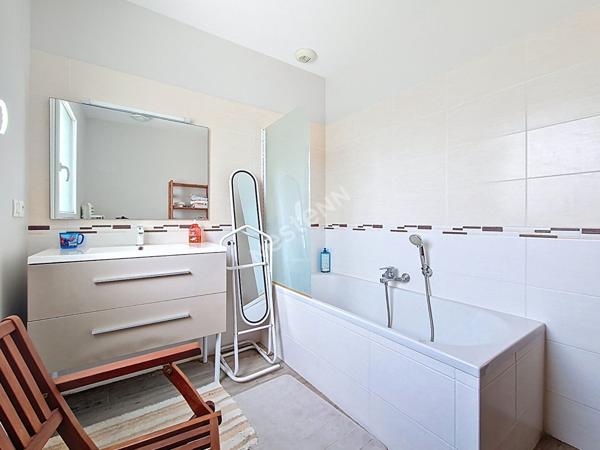 Superbe Maison Contemporaine à Vendre à Poitiers, 4 chambres, secteur Mérigotte