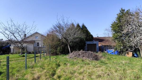 Maison à vendre à Champagne-Mouton (16350) - Charente
