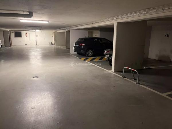 Location                                                      Parking
                        
                                         12 m2                     à Asnières-sur-Seine