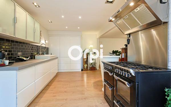 Maison à vendre    8 pièces • 300 m2 Tourcoing