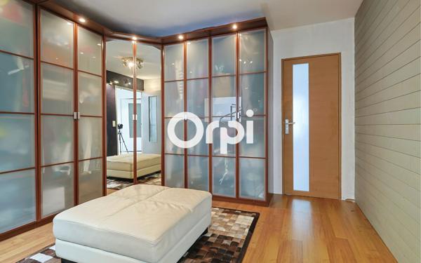 Maison à vendre    8 pièces • 300 m2 Tourcoing