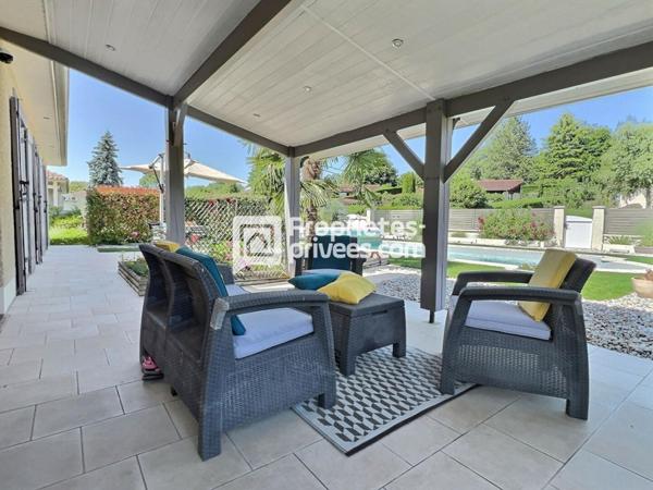 Superbe pavillon d'env. 186m² avec 6 ch., piscine et spacieuse terrasse au calme sur CHANCELADE (24650)