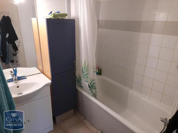 Appartement à louer 2 pièces 48.6m² Hénin-Beaumont (62110)