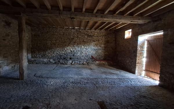 Maison à vendre    3 pièces • 100 m2 Thourie