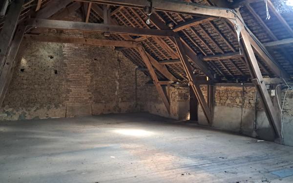 Maison à vendre    3 pièces • 100 m2 Thourie