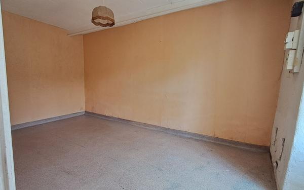 Maison à vendre    3 pièces • 100 m2 Thourie