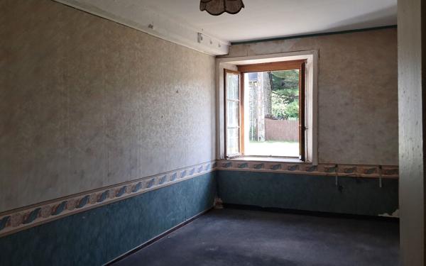 Maison à vendre    3 pièces • 100 m2 Thourie