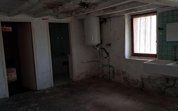 Maison à vendre    3 pièces • 100 m2 Thourie