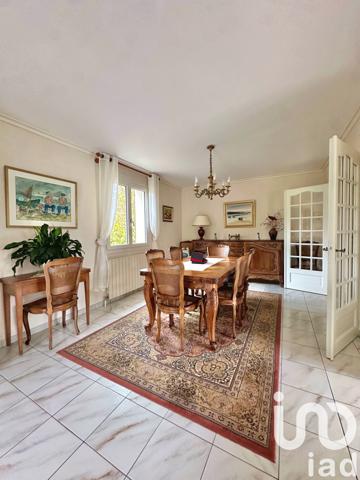 Maison à vendre 8 pièces 146 m² Saint-Julien-les-Villas