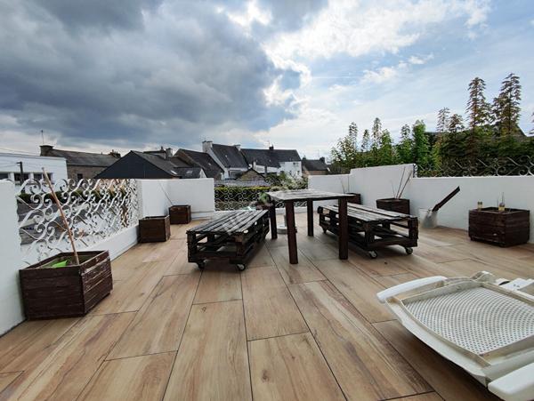 Immeuble à vendre à LOCMINE 3 appartements, une cour extérieur et un garage