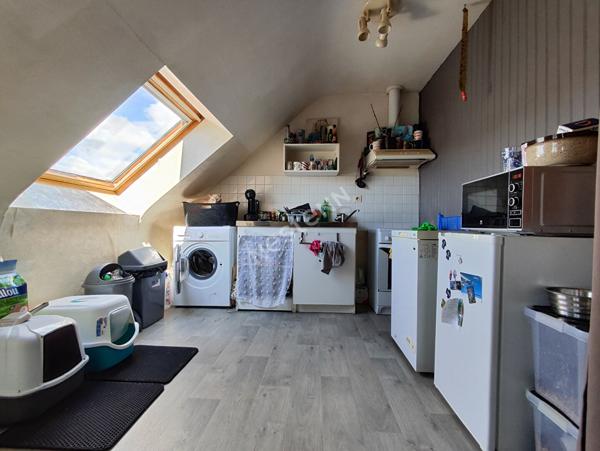 Immeuble à vendre à LOCMINE 3 appartements, une cour extérieur et un garage