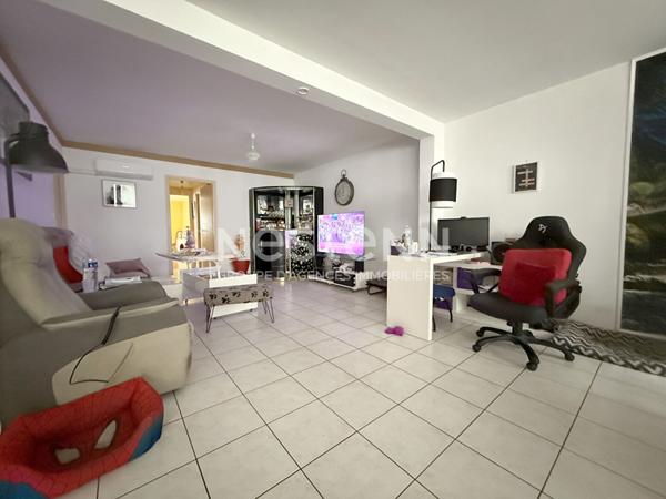 Immeuble à vendre à LOCMINE 3 appartements, une cour extérieur et un garage