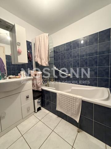 Immeuble à vendre à LOCMINE 3 appartements, une cour extérieur et un garage