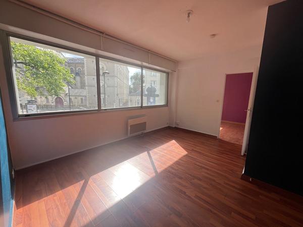 Appartement 2 pieces à guist'hau , stationnement et cave,  
Nantes 44000
