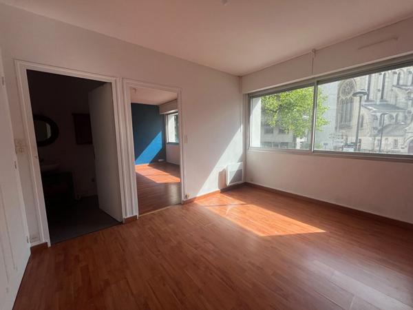 Appartement 2 pieces à guist'hau , stationnement et cave,  
Nantes 44000