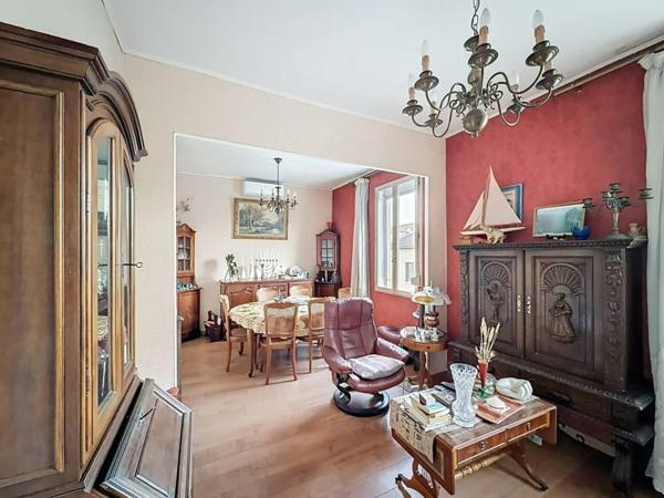 Immeuble à vendre 13 pièces de 302 m²