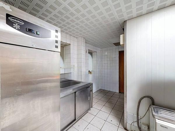 Immeuble à vendre 13 pièces de 302 m²