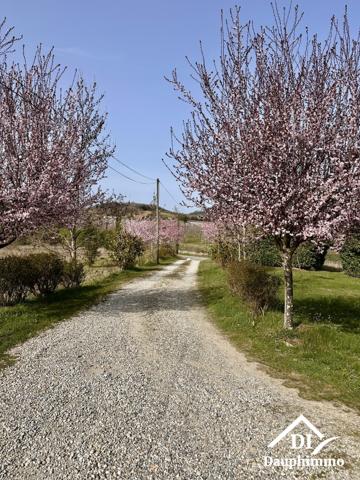 Ferme de caractère ,vue panoramique Vercors, 3 Ha, dépendances, piscine naturelle