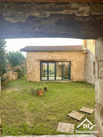 Ferme de caractère ,vue panoramique Vercors, 3 Ha, dépendances, piscine naturelle
