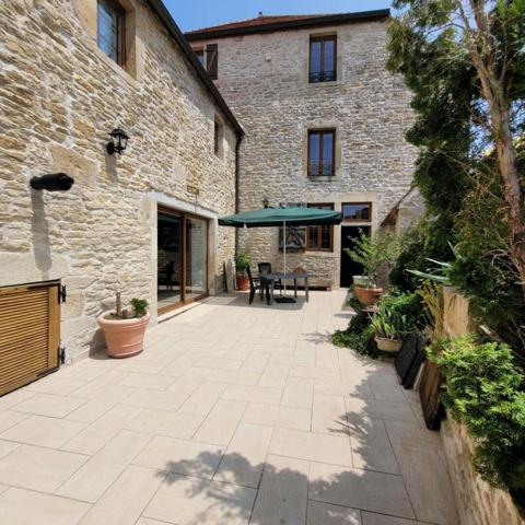 Maison en pierre 19ème de 290m2