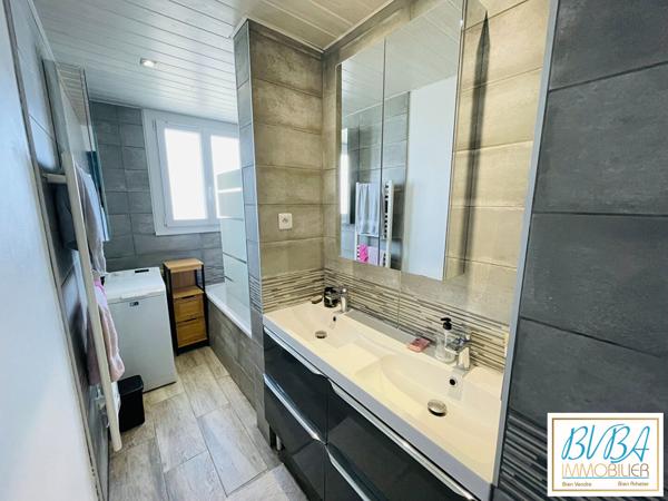 À vendre appartement calme au coeur d'une copropriété ravalée et isolée - 4 chambres - Ascenseur - Stationnement privé sécurisé , Nantes