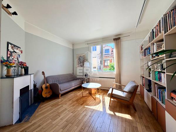 Chaville Rive Gauche - Maison de ville en copropriété, terrasse plein sud, parking et cave - Bien coup de coeur