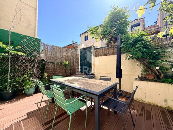 Chaville Rive Gauche - Maison de ville en copropriété, terrasse plein sud, parking et cave - Bien coup de coeur