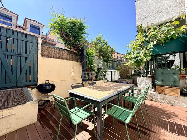 Chaville Rive Gauche - Maison de ville en copropriété, terrasse plein sud, parking et cave - Bien coup de coeur