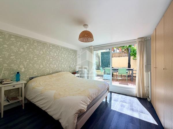 Chaville Rive Gauche - Maison de ville en copropriété, terrasse plein sud, parking et cave - Bien coup de coeur