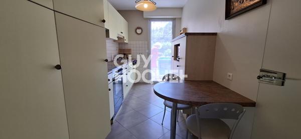 Bel appartement avec balcon et ascenseur