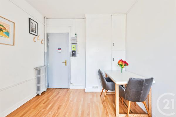 Appartement F2 à vendre  2 pièces - 27 m 2   AUBERVILLIERS  - 93