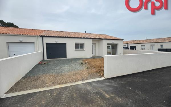 Maison à vendre    3 pièces •  Angles