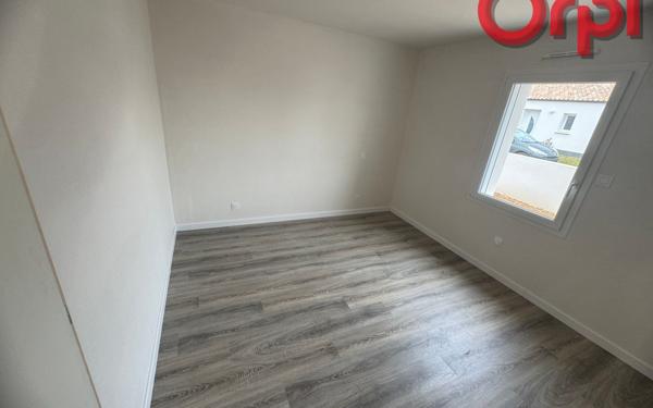 Maison à vendre    3 pièces •  Angles