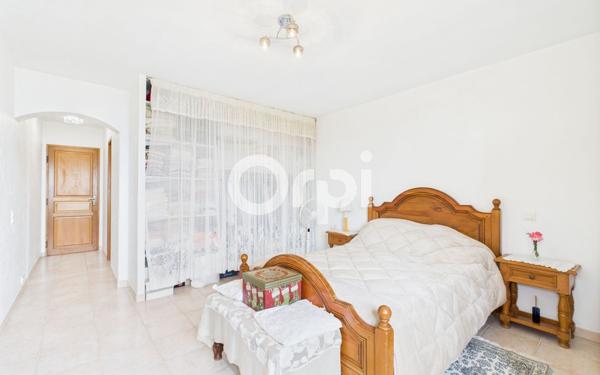 Maison à vendre    4 pièces • 129,03 m2 Mandelieu-la-Napoule