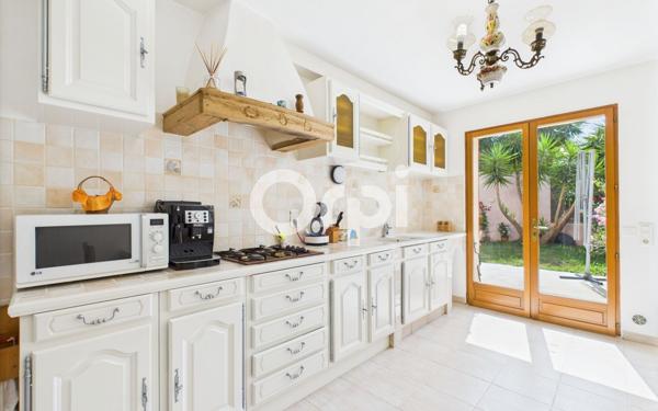 Maison à vendre    4 pièces • 129,03 m2 Mandelieu-la-Napoule