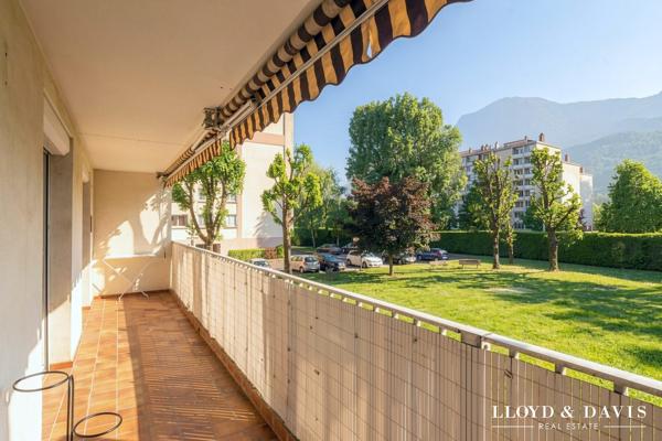 Seyssinet-Pariset – T3/T4 87 m² | Grand balcon 20 m² | Vue dégagée sur le Vercors