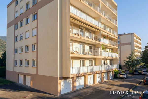 Seyssinet-Pariset – T3/T4 87 m² | Grand balcon 20 m² | Vue dégagée sur le Vercors