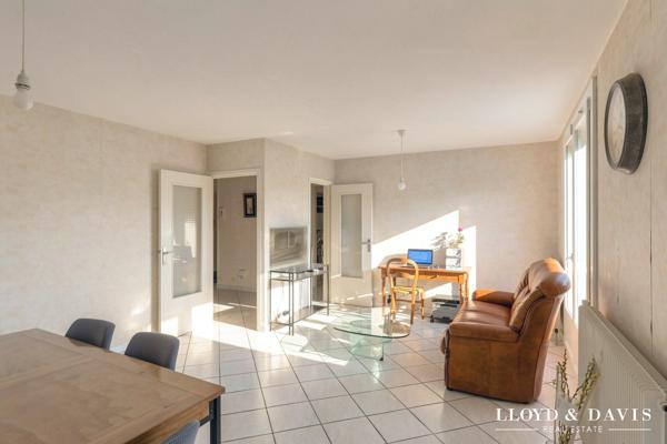 Seyssinet-Pariset – T3/T4 87 m² | Grand balcon 20 m² | Vue dégagée sur le Vercors