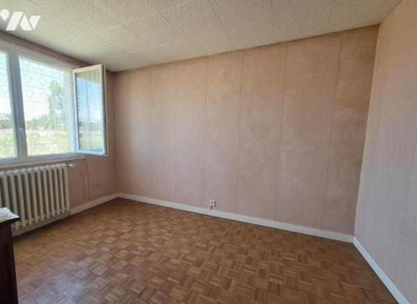 Maison familiale 4 chambres – Grand terrain – Neuillé-le-Lierre