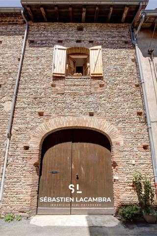 Lisle-sur-Tarn (81310) Maison de ville 6 pièces – Loggia lumineuse, volumes rares & cachet authentique – Garage, cave voûtée