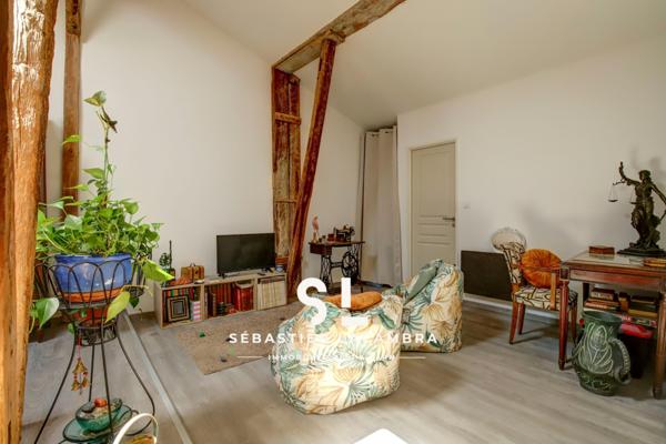 Lisle-sur-Tarn (81310) Maison de ville 6 pièces – Loggia lumineuse, volumes rares & cachet authentique – Garage, cave voûtée