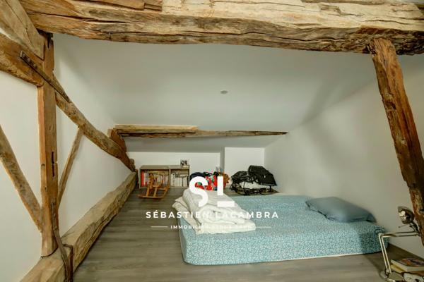 Lisle-sur-Tarn (81310) Maison de ville 6 pièces – Loggia lumineuse, volumes rares & cachet authentique – Garage, cave voûtée