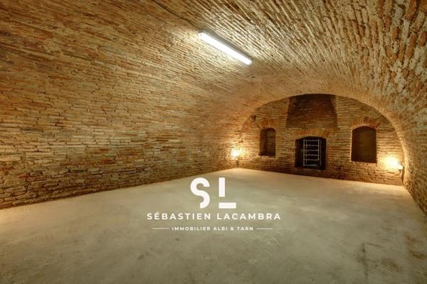 Lisle-sur-Tarn (81310) Maison de ville 6 pièces – Loggia lumineuse, volumes rares & cachet authentique – Garage, cave voûtée
