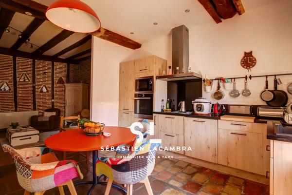 Lisle-sur-Tarn (81310) Maison de ville 6 pièces – Loggia lumineuse, volumes rares & cachet authentique – Garage, cave voûtée