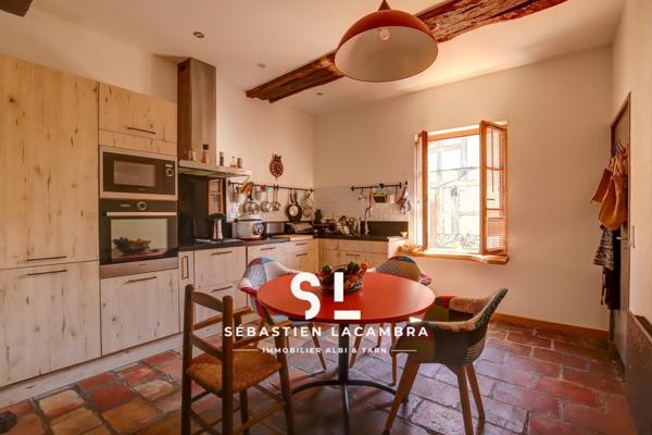 Lisle-sur-Tarn (81310) Maison de ville 6 pièces – Loggia lumineuse, volumes rares & cachet authentique – Garage, cave voûtée